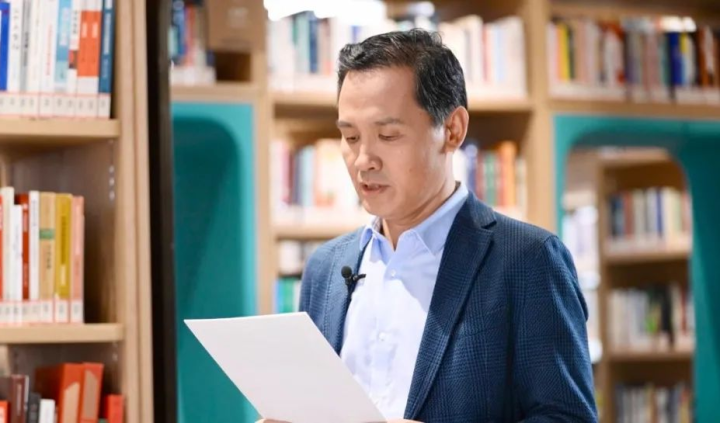 《Y深圳》专访  | 王立平博士：脚踏实地，坚持奋斗与创新